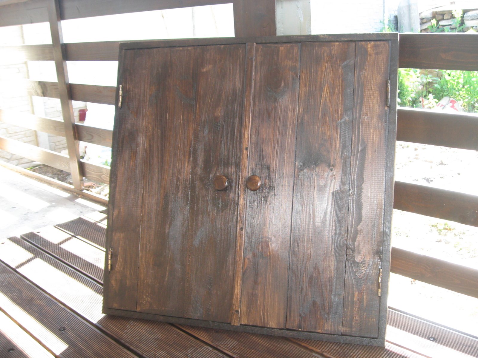 drzwi i półki drewniane do grilla