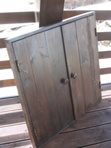 drzwi i półki drewniane do grilla