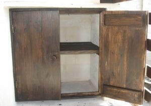 drzwi i półki drewniane do grilla