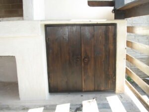 drzwi i półki drewniane do grilla