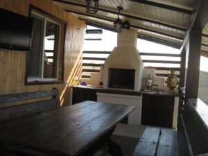 drzwi i półki drewniane do grilla